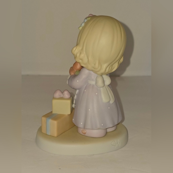 Precious Moments Figurine - Picture 2 of 3